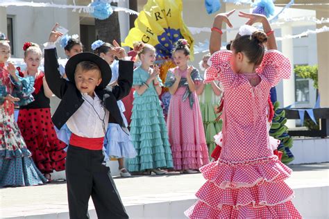 What is basketball in Spanish, and why does it make you think of dancing flamingos?